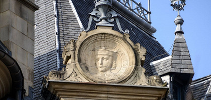 Дворец Великих герцогов в Люксембурге, медальон на крыше
