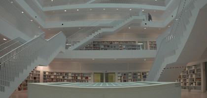 Внутренний дизайн библиотеки в Штутгарте, Германия