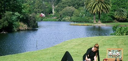 Романтический пикник в парке Мельбурна
