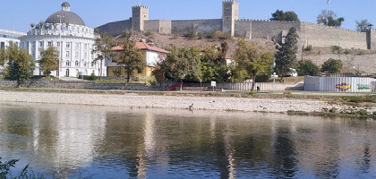Скопская крепость с другого берега Вардара