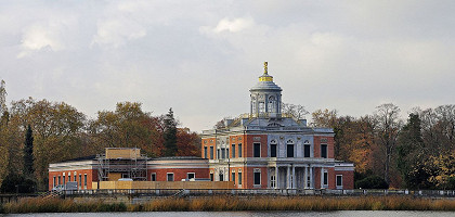 Мраморный дворец на берегу Святого озера, Потсдам