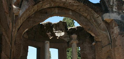 Руины виллы Адриана в Тиволи, Италия
