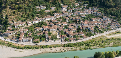 Тысяча окон Берата, Албания