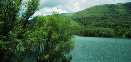 Изумрудная вода в Чивителла-Альфедена, Л’Акуила