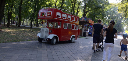 Чистяковская роща в Краснодаре, прогулочный автобус