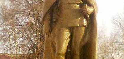 Памятник В.И.Чапаеву в посёлке Чишмы, Республика Башкортостан