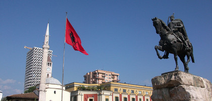 Памятник Скандербегу, Тирана