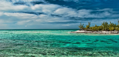 Лазурные воды у острова Кэт, Багамы