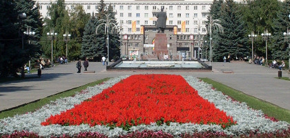 Площадь Революции в Челябинске, памятник Ленину