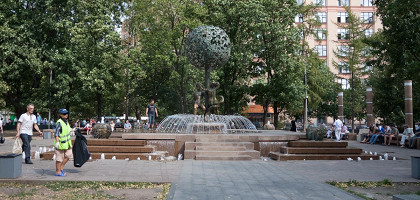 Фонтан «Адам и Ева»