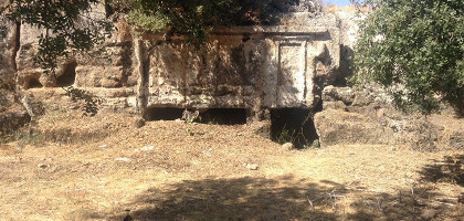 Древнегреческая гробница в парке Родини, Родос