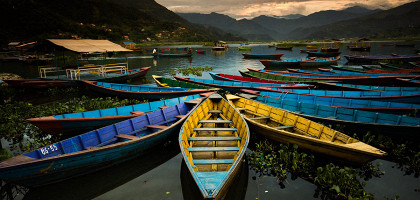 Озеро Фева у города Покхара, Непал