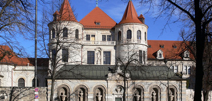 Баварский национальный музей в Мюнхене, боковой фасад