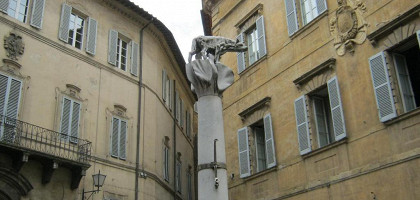 Памятник волка в Сиене