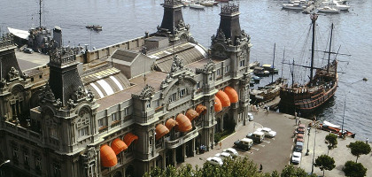 Старый порт Барселоны, старое здание таможни