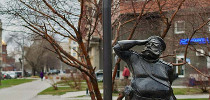 Памятник светофору в Новосибирске