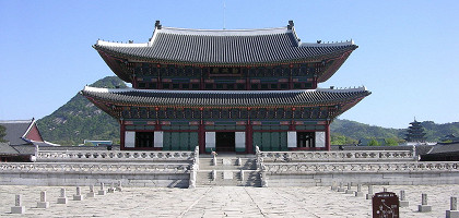 Дворец Кёнбоккун в Сеуле, тронный зал