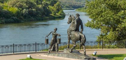 Памятник Григорию и Аксинье, станица Вешенская, Ростовская область