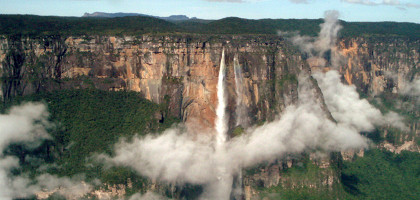 Панорамный вид на водопад Анхель, Венесуэла
