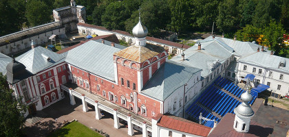 Архиерейский двор в Вологде