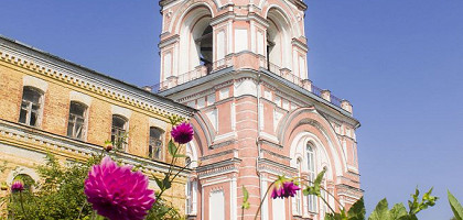 Казанский монастырь, колокольня с надвратной церковью Ефрема Сирина