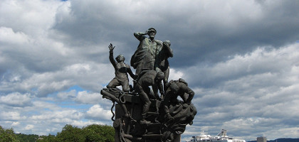 Памятник на полуострове Бюгдёй, Норвегия