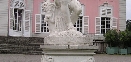 Дворец Бенрат, статуя Пана