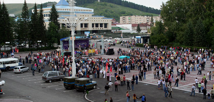 Театральная площадь в Горно-Алтайске