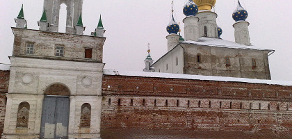 Спасо-Яковлевский монастырь, вход
