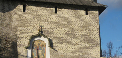 Вход в Троицкий собор в Пскове