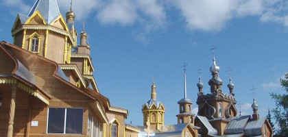 Храм Преподобного Серафима Саровского и Храм Святых жен мироносиц в Сосногорске, Республика Коми