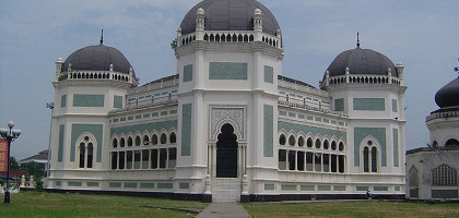 Великая мечеть в Медане, Суматра