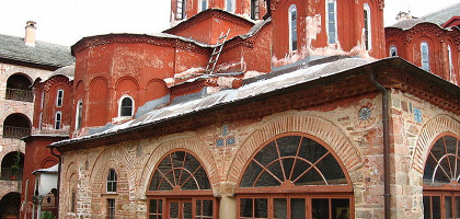 Кутлумуш — православный монастырь на горе Афон