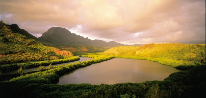 Живописное озеро на острове Кауаи