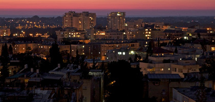 Ночные огни Герцлии, Израиль
