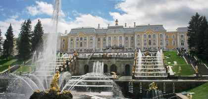 Весенний праздник в Петергофе