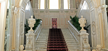 Мраморная лестница, Юсуповский дворец в Петербурге