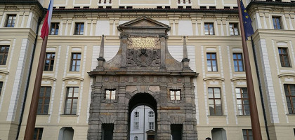 Входные ворота в старый Королевский дворец, Прага