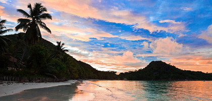 Живописный закат на Сейшельских островах