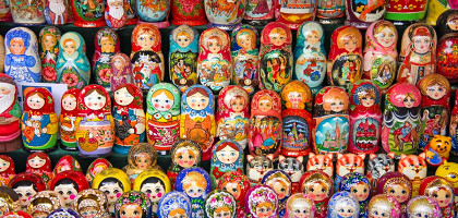 Яркие русские матрёшки