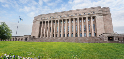 Здание финского парламента в Хельсинки, Финляндия