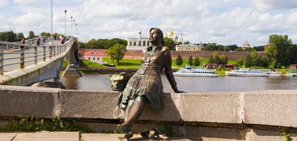 Уставшая туристка, Великий Новогород
