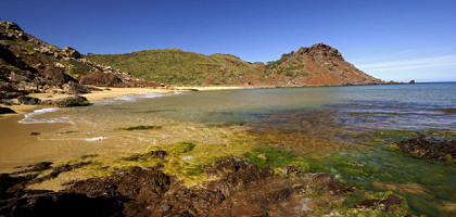 Залив Cala Pilar and Punta des Carregador на Менорке