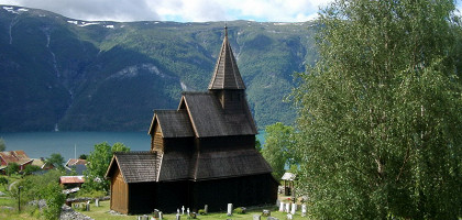 Деревянная церковь в Урнесе