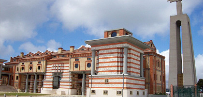 Статуя Христа в Лиссабоне и Святилище Лиссабона