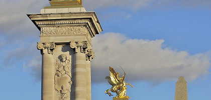 Мост Александра III, левый берег
