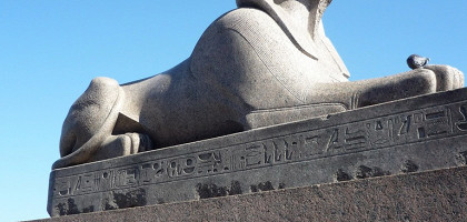 Васильевский остров, Сфинкс на Университетской набережной