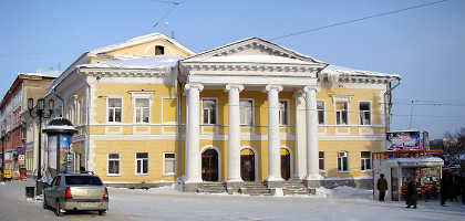 Большая Покровская улица, здание Дворянского собрания
