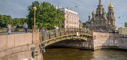 Мало-Конюшенный мост в Санкт-Петербурге