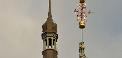 Таллинская ратуша, крыши и флюгеры